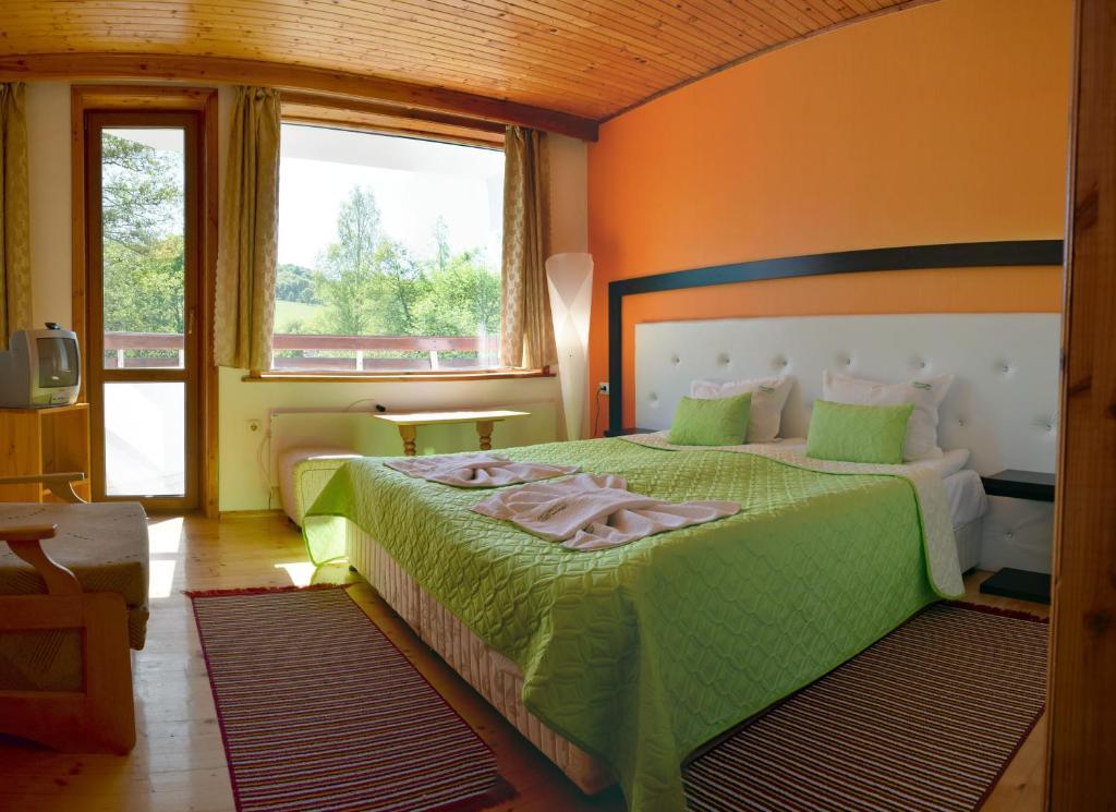 Hotel Paradise Place Kalofer Quarto foto